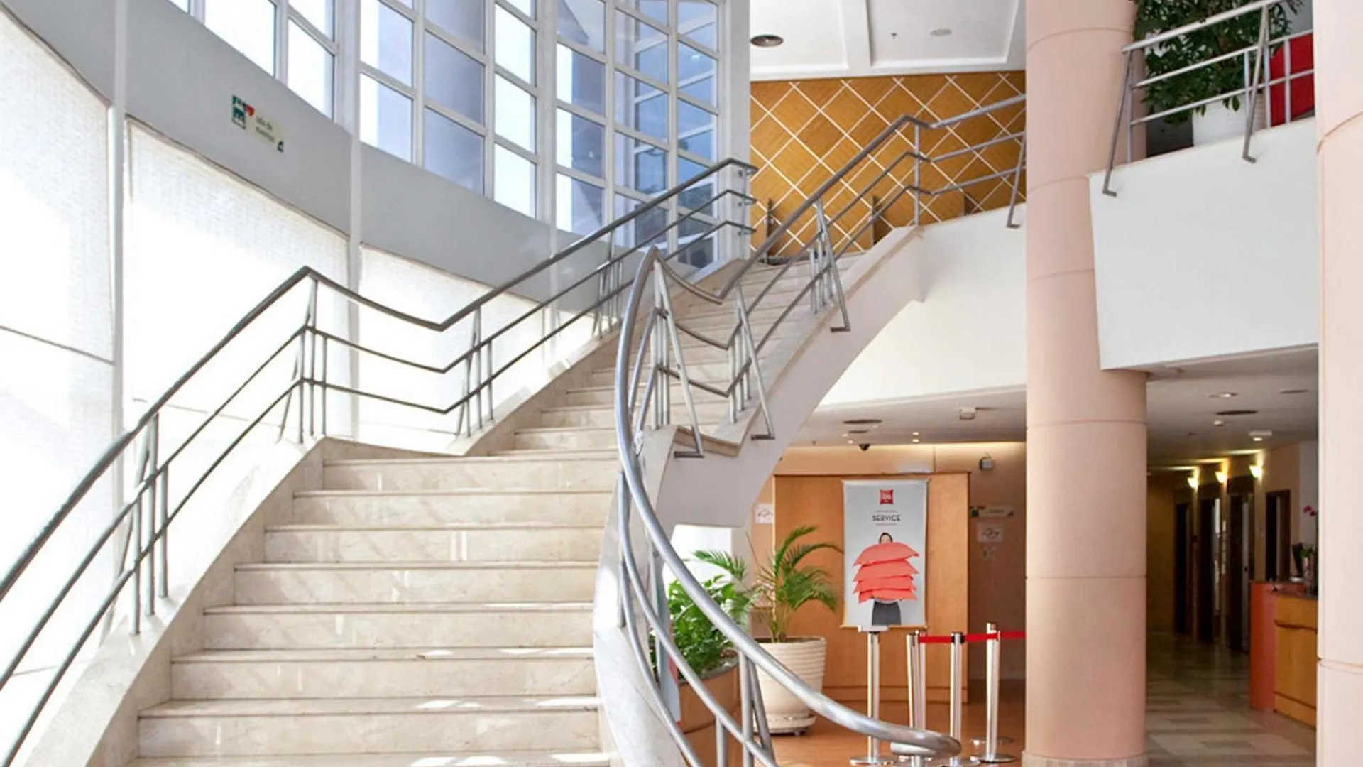 Ibis Guarulhos Aeroporto Hotel 3*,