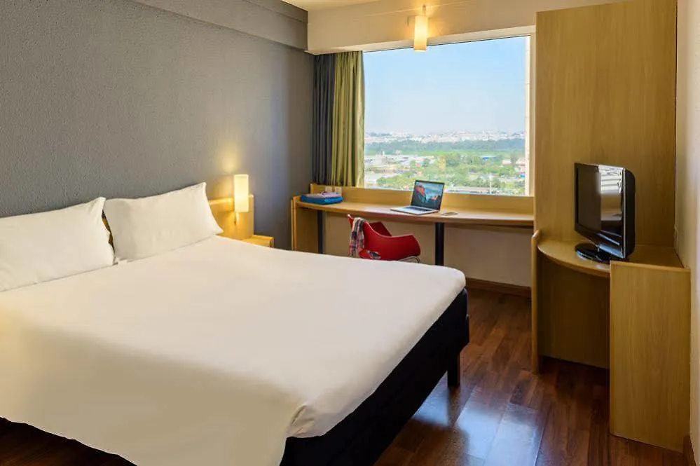 Ibis Guarulhos Aeroporto Hotel 3*,